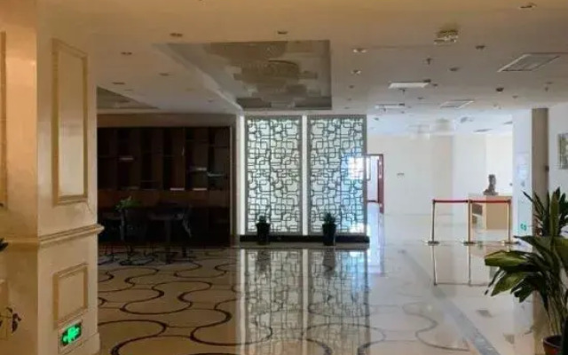Wenfeng Chengshi Hotel (Rugao Changjiang Town)