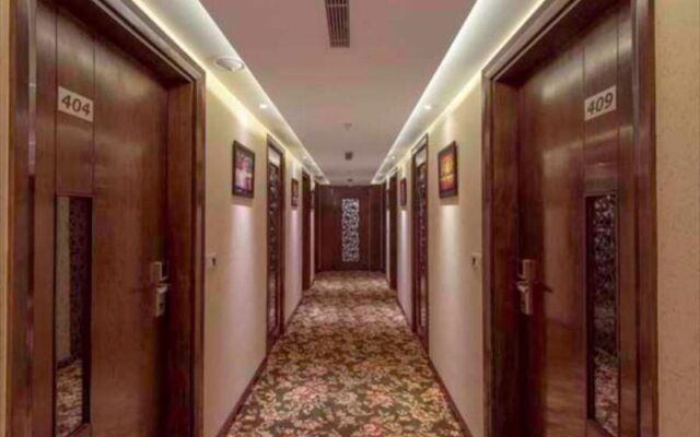 Hotel Aditya Park Regent