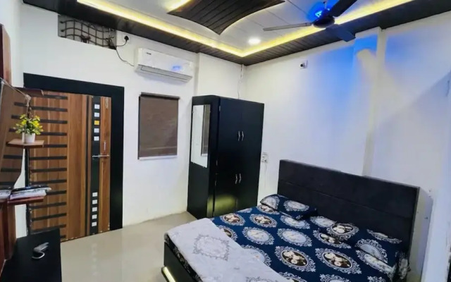 Goroomgo Pallav Guest House Ujjain