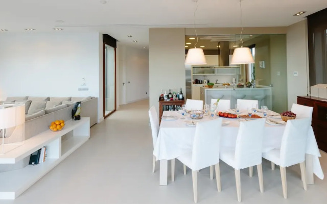 Sea Front Luxurious Villa