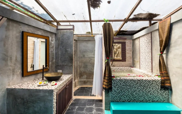 The Lantern Hostel and SPA