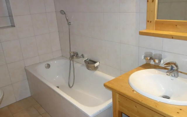 Charming Apartment With Valley View