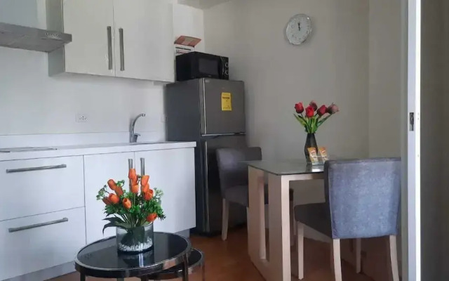 Oasis Regency at Acqua Livingstone near Rockwell
