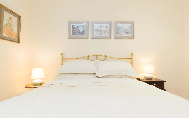 Veeve  Flat Ifield Road Kensington