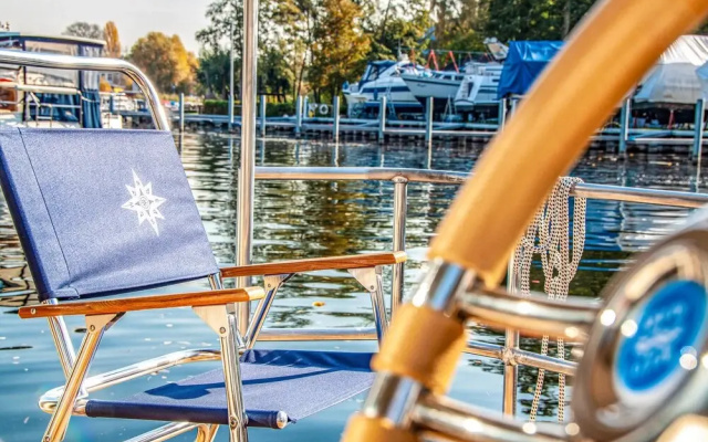 Nice Ship/boat in Hennigsdorf With 1 Bedrooms
