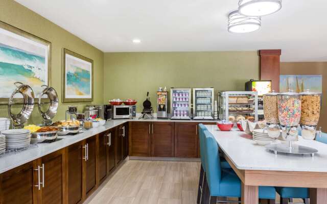 Hawthorn Extended Stay by Wyndham Naples