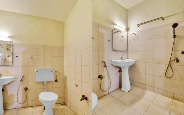 OYO Townhouse 80108 Aec Residency