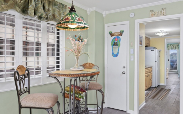 Paradise Palms 106