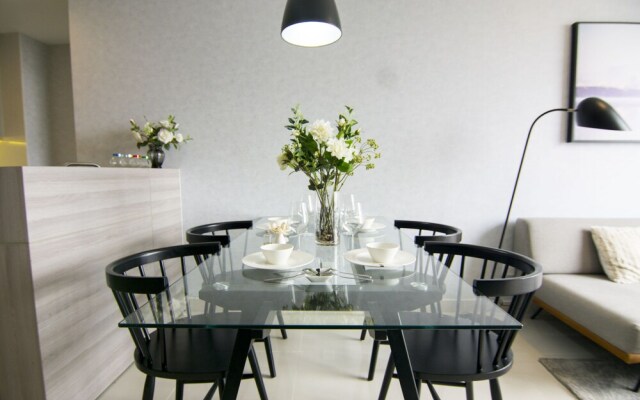 Apartment River View Near City Center