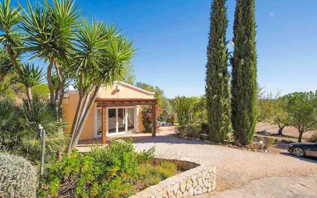 Villa Irene in Mexilhoeira Grande