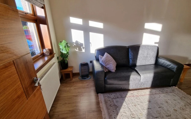 Captivating 1-bed Apartment in Edinburgh