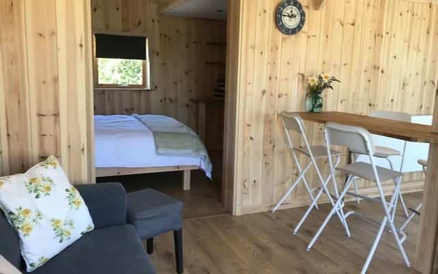 Orchard Glamping - Apartment Pod - Blossom