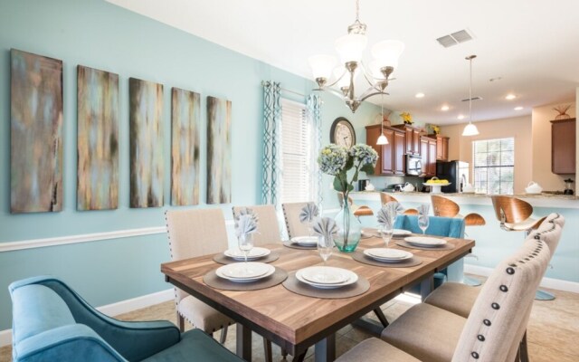 1401 Moonvalley Drive