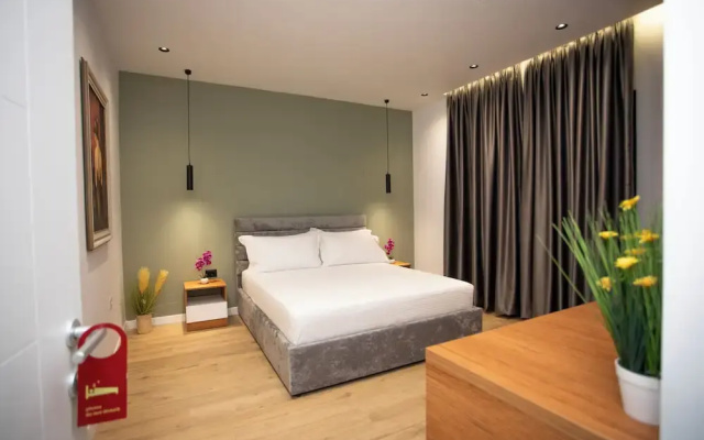 Villa Klaus Center Hotel