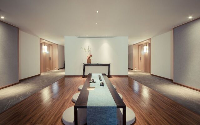 Qianna Qianxun Hotel