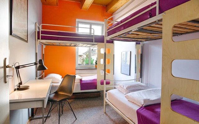 3 Bros' Hostel Cieszyn