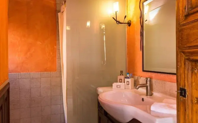Venetian Rimondi Fountain Mansion - Built In 1626