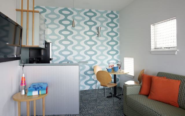 Starlux Hotel