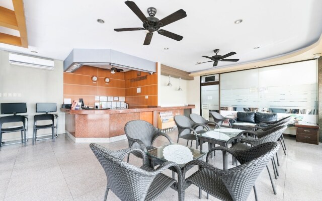 OYO 224 DG Grami Hotel