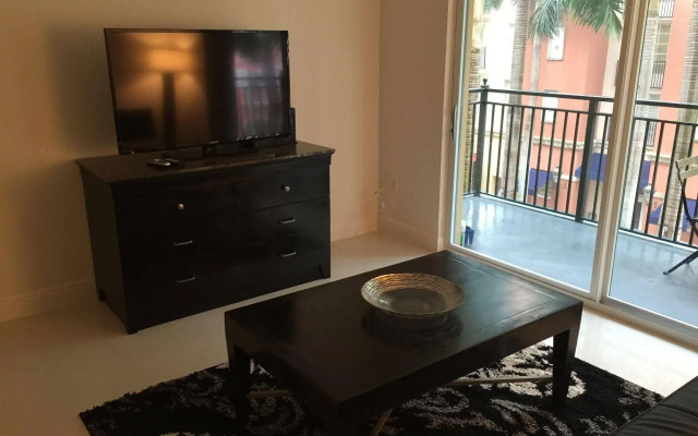 Luxury Suite in Coral Gables by LYX Miami Suites