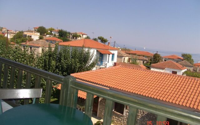 Nikos Apartments