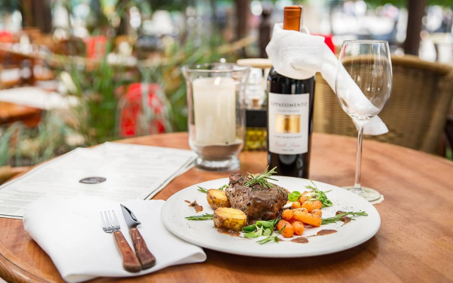 COLUMBUS Ustka - Limanowskiego 1