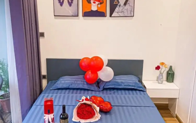 Canh Apartment in Vinhomes Green Bay
