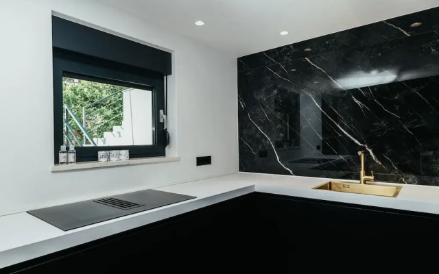 Apartment Black Diamond