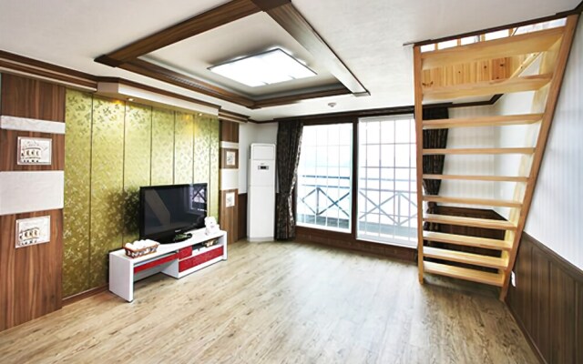 Tongyeong Blue Marine Pension