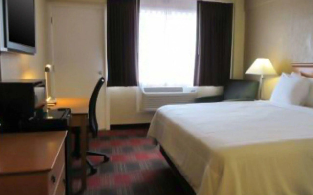 Quality Inn & Suites Airport