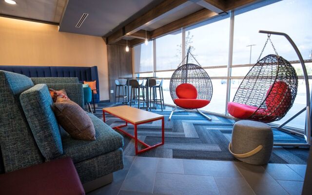 TRU By Hilton Allen Dallas