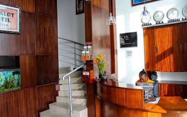 Maxlot Hotel