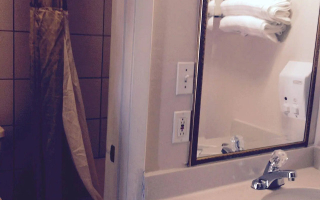 Budget Inn East