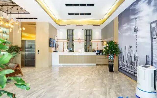 Waiting Hotel(Shanghai Xujiahui Stadium)