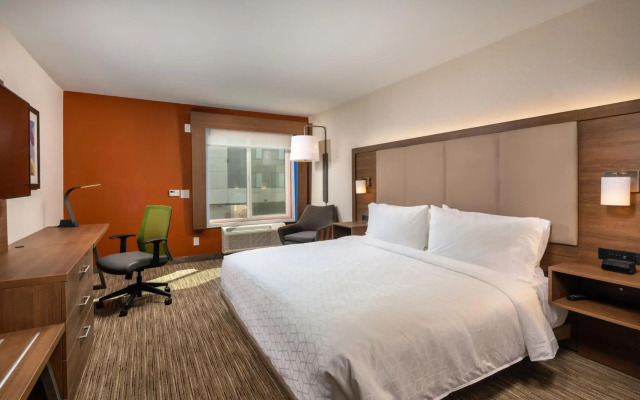 Holiday Inn Express & Suites Chatsworth by IHG