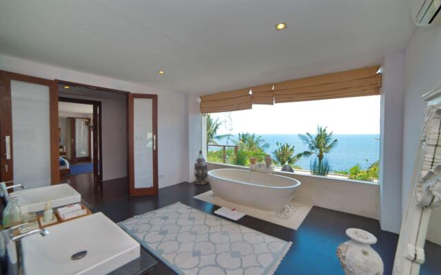 Malimbu Cliff Villa