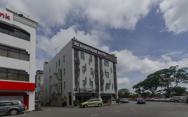 OYO 574 RS Boutique Hotel