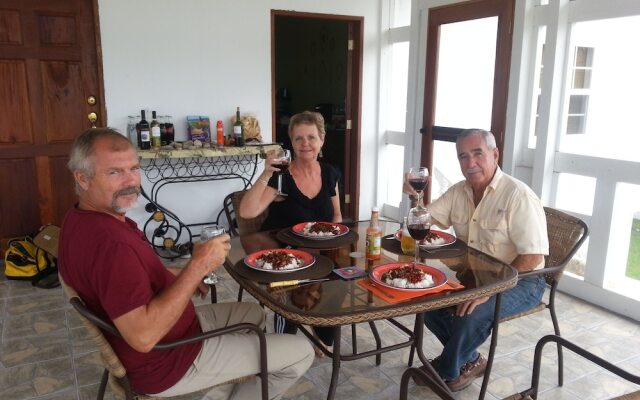Bamboleo Inn Belize