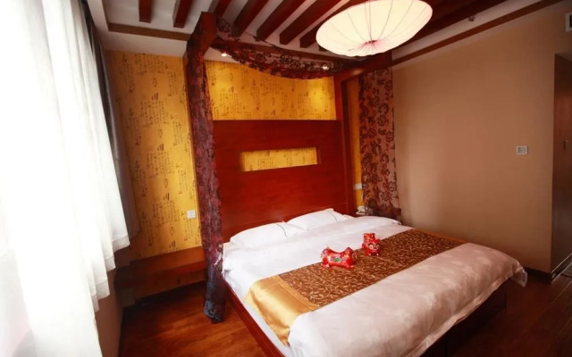 阳光纳里客栈(开封清明上河园店)