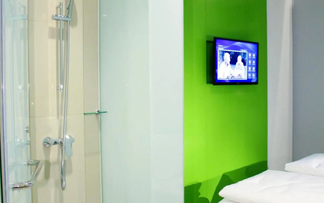POP! Hotel Diponegoro Surabaya