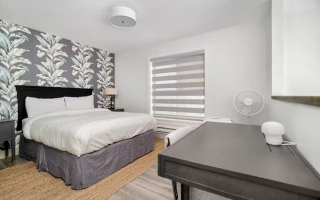 Lakeview Splendor 7BR Penthouse Bliss