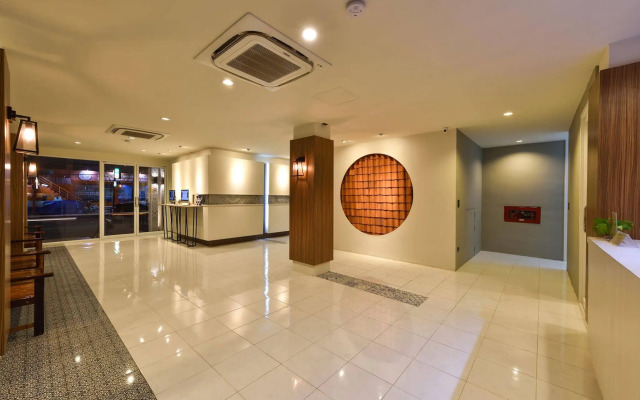 Hotel October