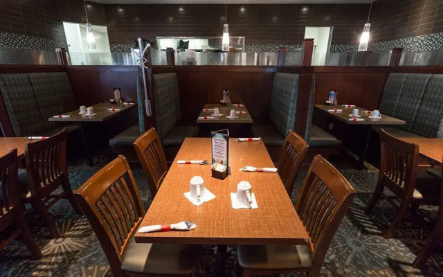 Days Inn And Suites Edmonton Airport