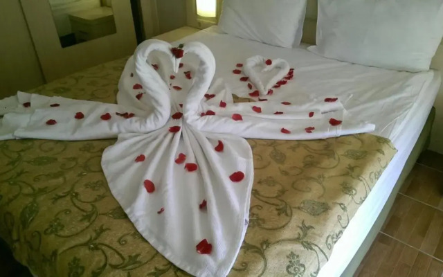 Moms Hotel