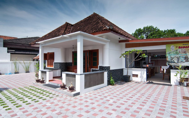 Ndalem Surokarsan Jogja RedPartner