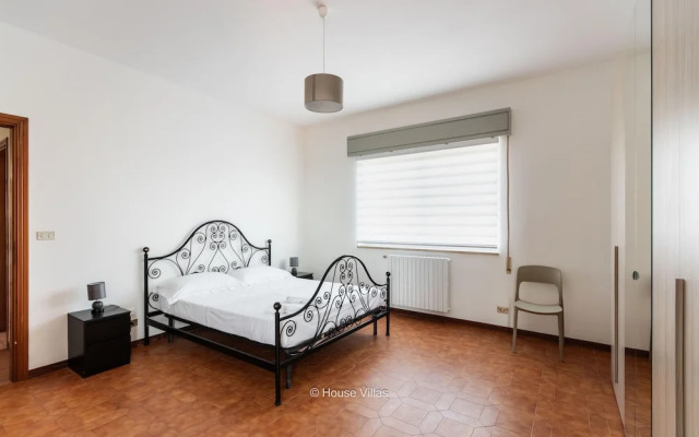 Peony Apartment in Noto