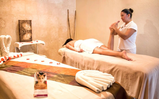 Artisan Family Hotels And Resorts Playa Esmeralda