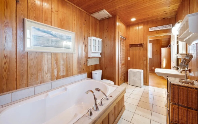 Laughin Place Ii 2 Bedroom Home by Peace Vacations