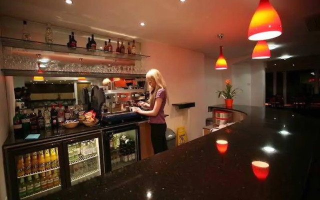 Luton Hotel
