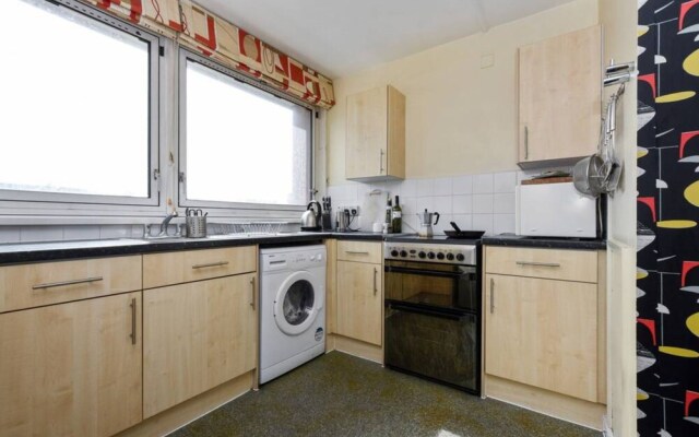 Retro Flat in Trendy Bethnal Green
